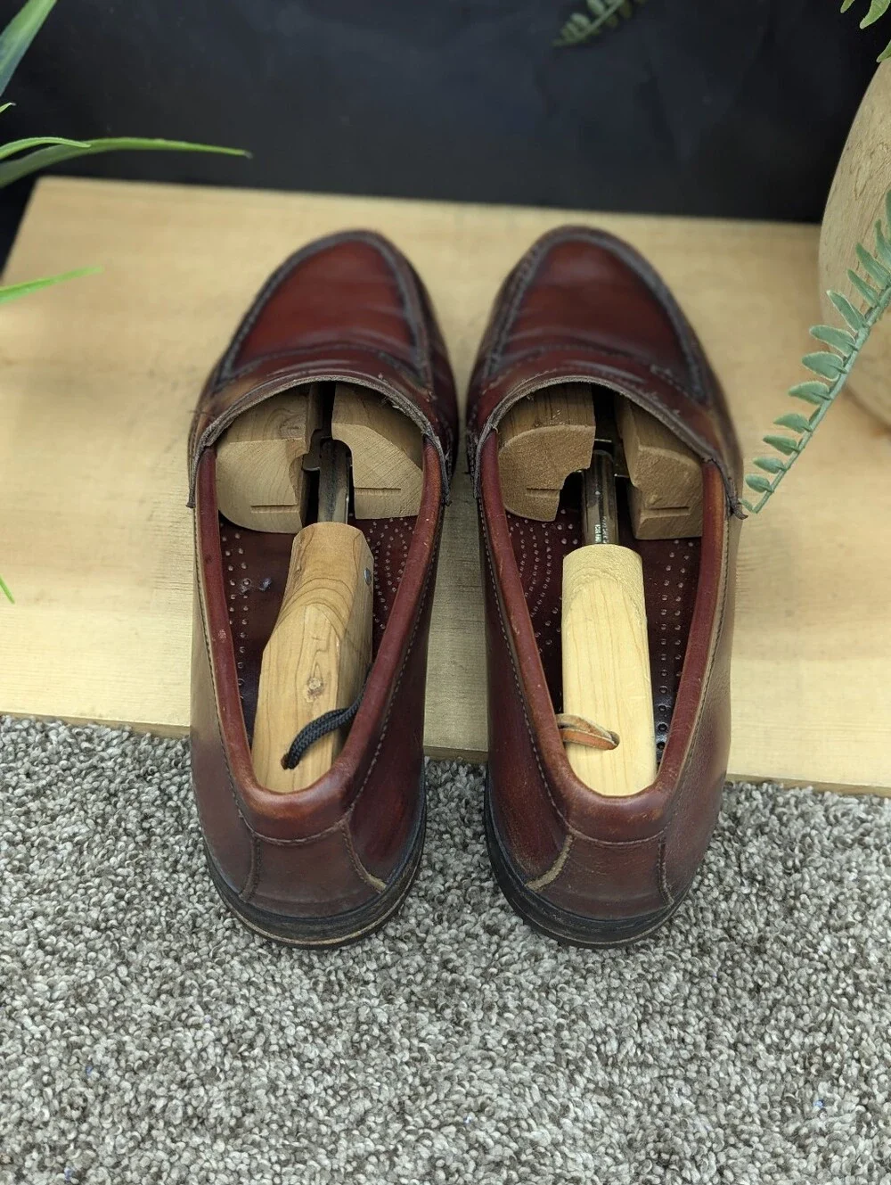 G.H. Bass Weejuns Mens Size 10.5D Black Cherry Leather Penny Loafers Dress Shoes